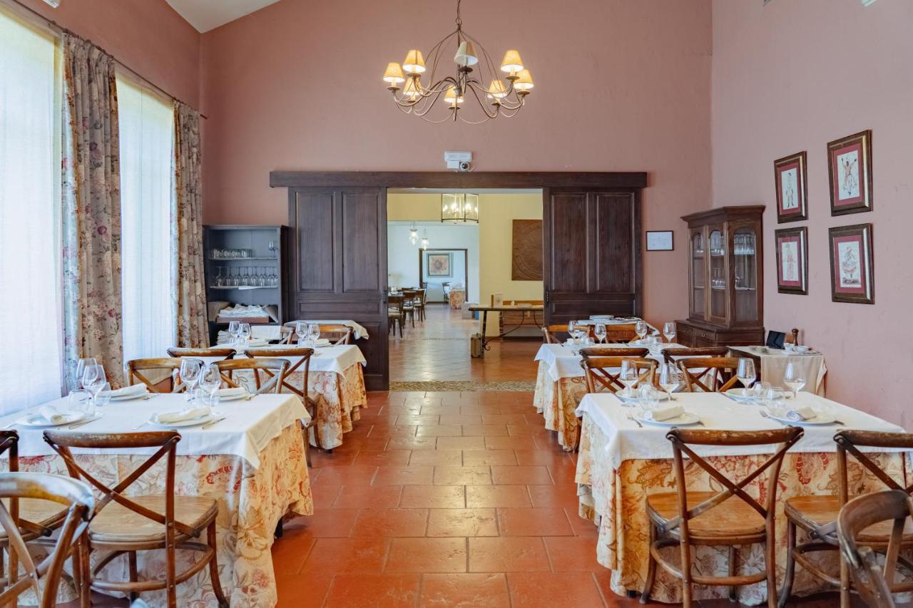 Posada Real Restaurante El Linar Del Zaire Burgohondo Buitenkant foto