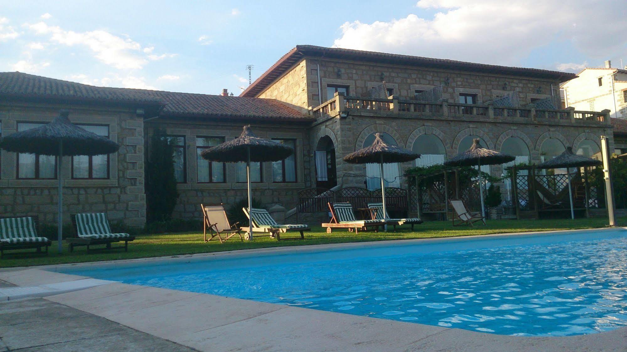 Posada Real Restaurante El Linar Del Zaire Burgohondo Buitenkant foto